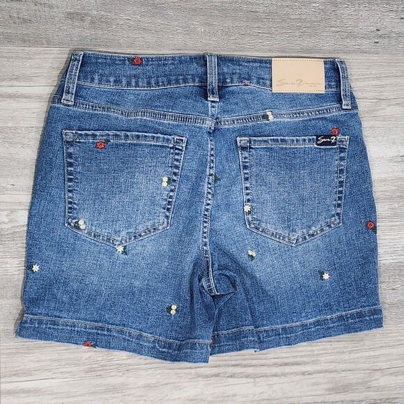 Seven7 Shorts Women’s  Blue Denim Weekend Short Embroidered Floral Sizes 4 - Picture 6 of 10